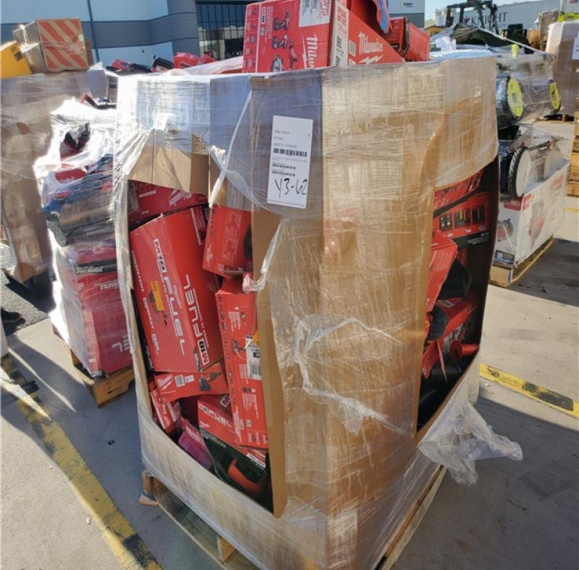 Small pallet of Milwaukee power tools – 30 assorted tools – Grade A — photo 3