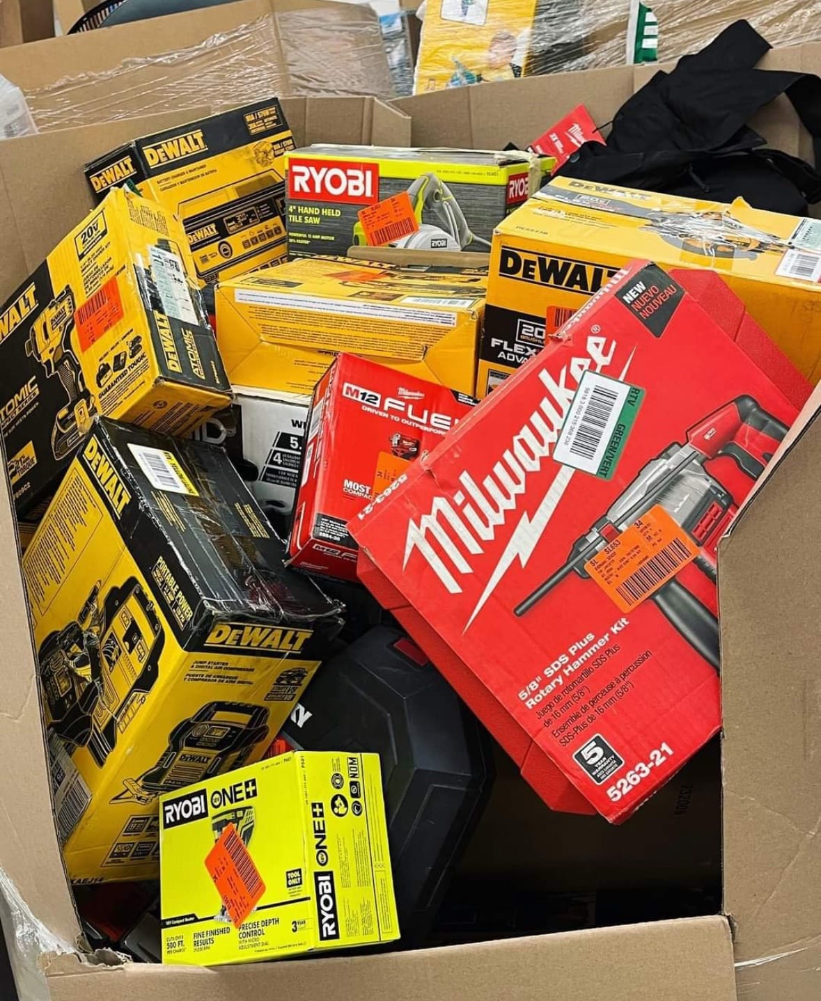 Pallet of 30 to 35 power tools – Recognized brands – 32 pieces – Grade A — photo 4