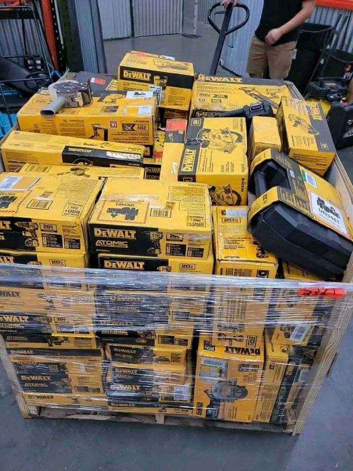 Palette d’outillage électroportatif et accessoires DeWalt pour professionnels – 150 pièces – Grade A