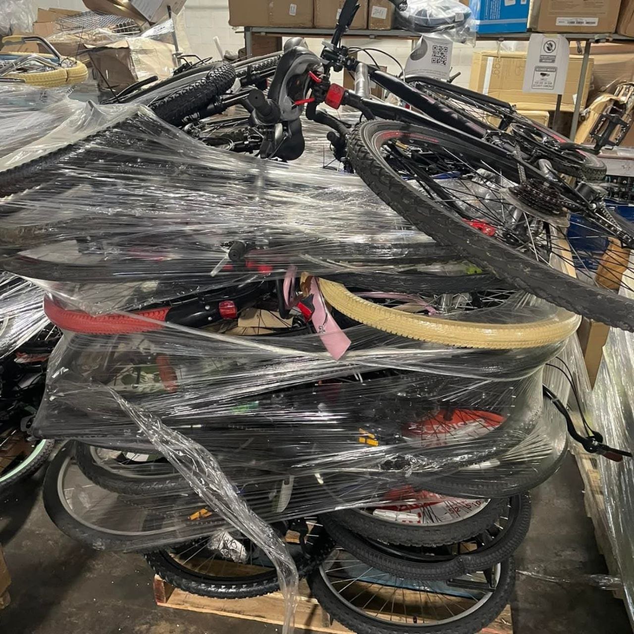 Palette de vélos assortis – Vélos ville, VTT & vélos de route pour revente ou reconditionnement – 6 à 10 pièces – Grade A/B — photo 3