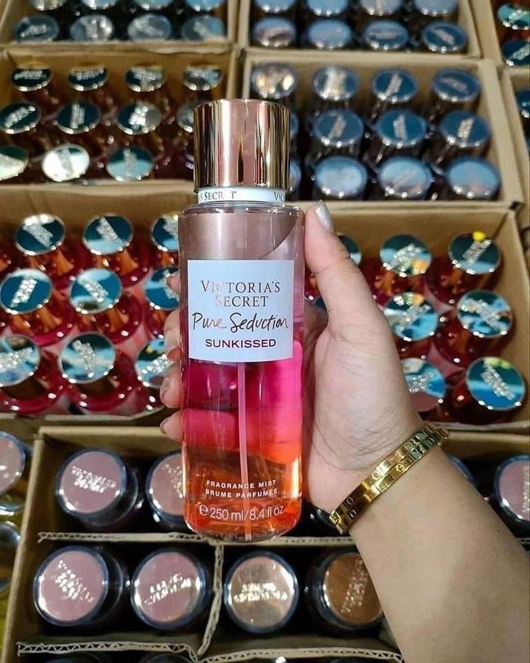 Pallet of 300 Victoria's Secret perfumes & mists – Iconic Eau de Parfum & body mists – 300 pieces – Grade A